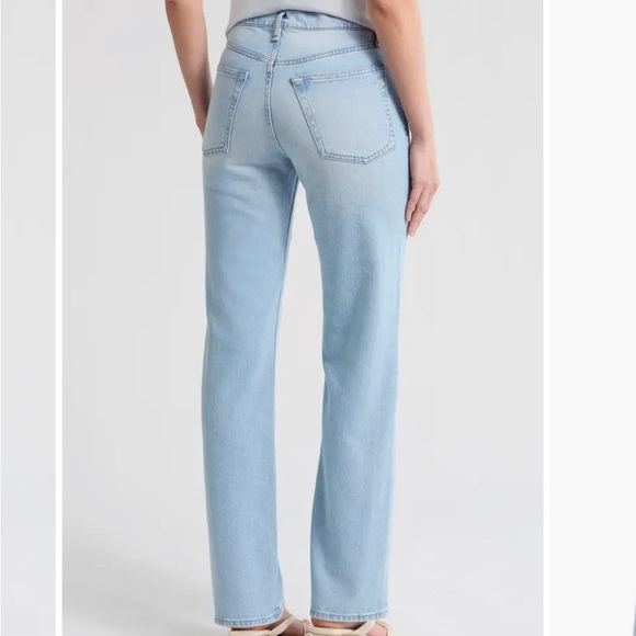 Hattie Mid Rise Straight Leg Jeans
rag & bone
Wyncote - Picture 2 of 5